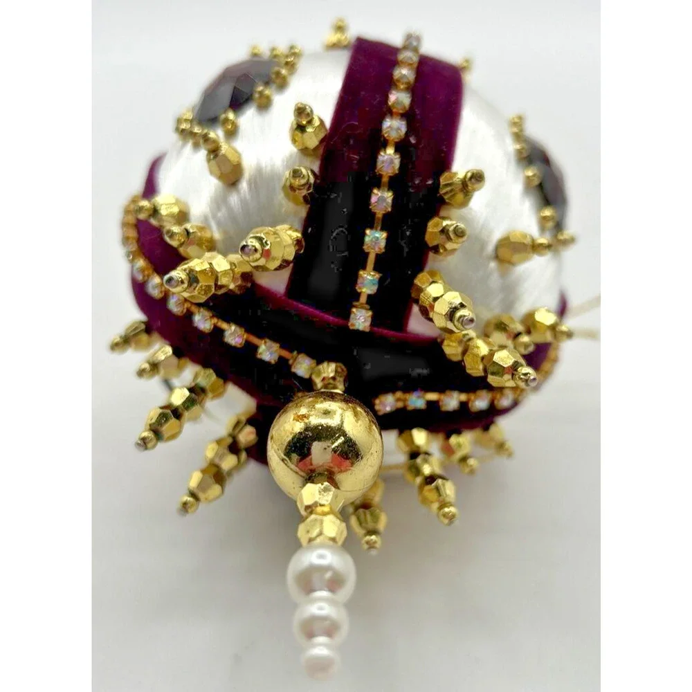 Mary Maxim‎ Design Works Beaded Ornament Kit #6352 Finished Ornament & Box U134